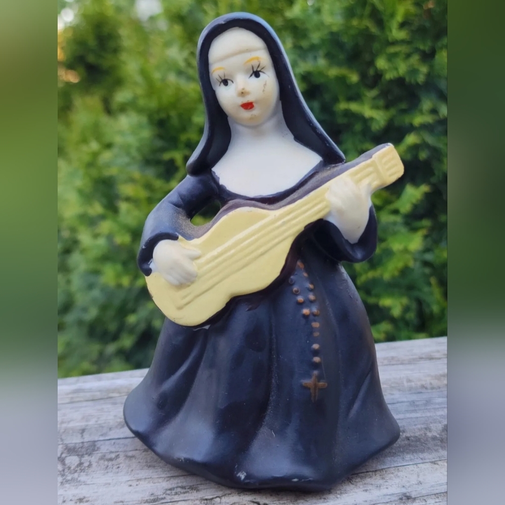 Vintage Taiwan Nun ceramic bell 🔔